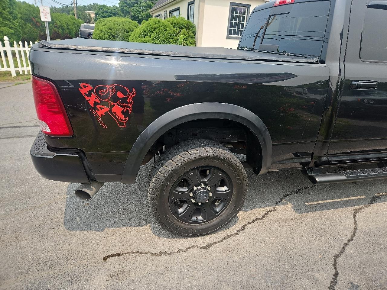 RAM 2500 Big Horn 4x4 Crew Cab 6'4" Box 2017