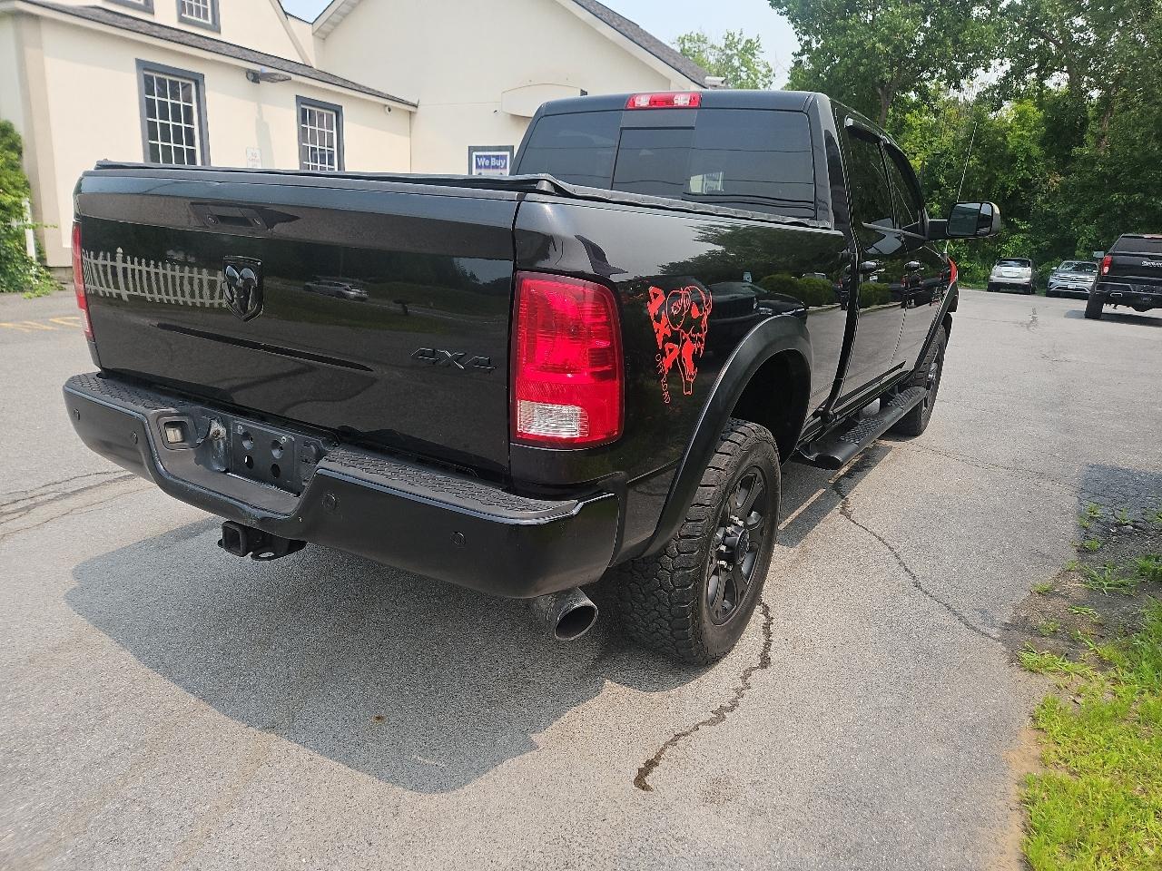 RAM 2500 Big Horn 4x4 Crew Cab 6'4" Box 2017