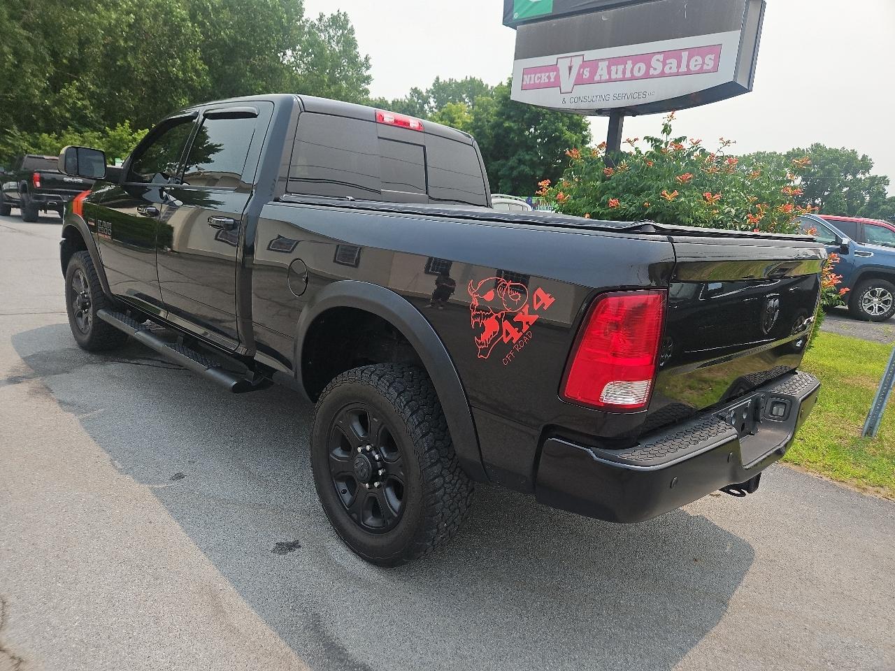 RAM 2500 Big Horn 4x4 Crew Cab 6'4" Box 2017