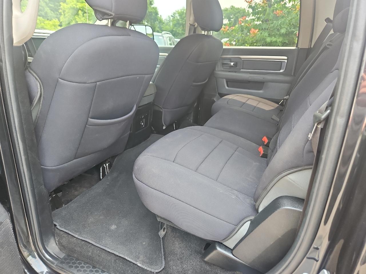 RAM 2500 Big Horn 4x4 Crew Cab 6'4" Box 2017