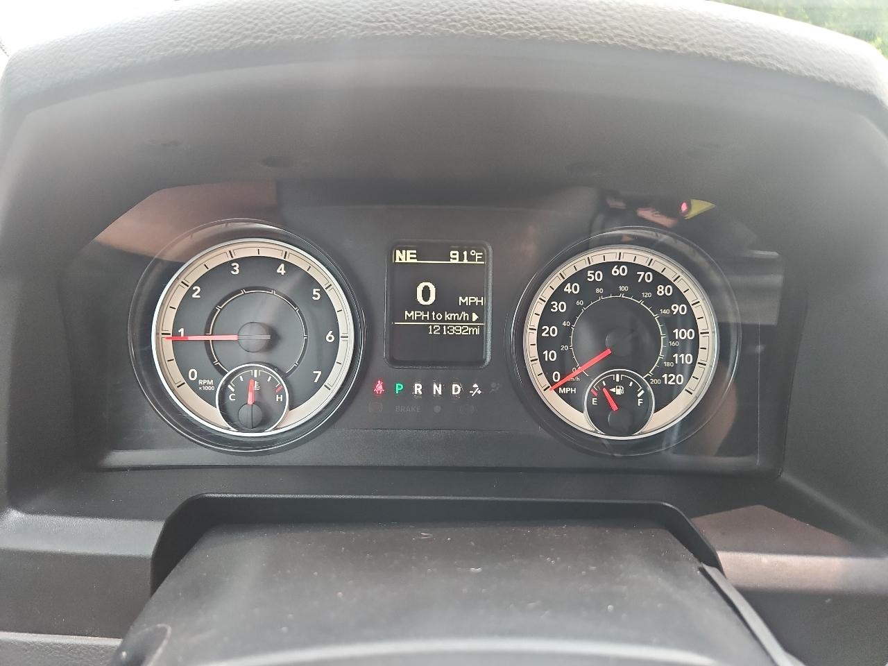 RAM 2500 Big Horn 4x4 Crew Cab 6'4" Box 2017
