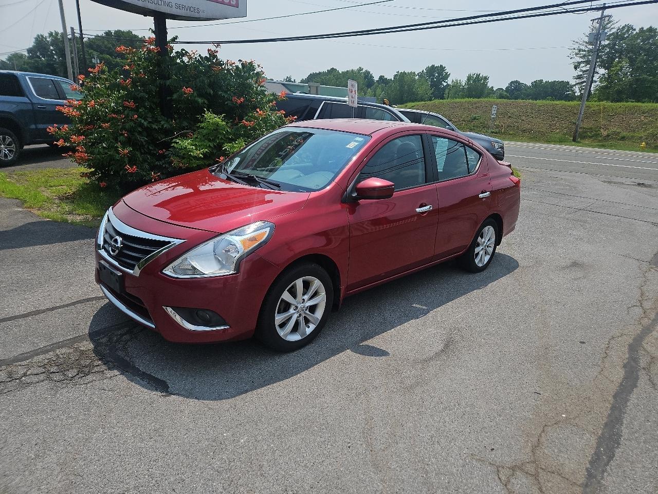 Nissan Versa 4dr Sdn CVT 1.6 SL *Ltd Avail* 2015