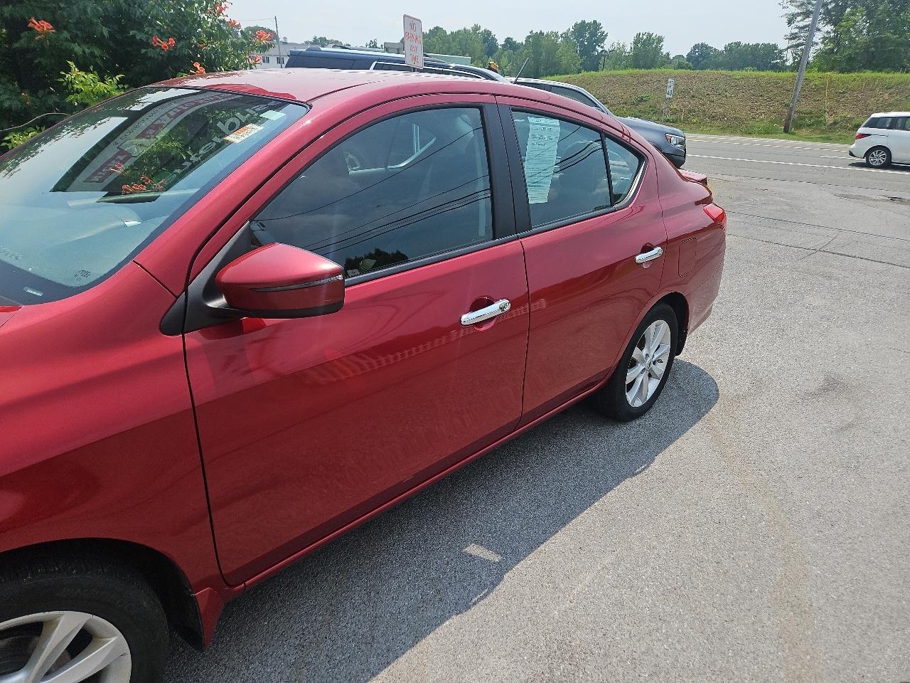 Nissan Versa 4dr Sdn CVT 1.6 SL *Ltd Avail* 2015