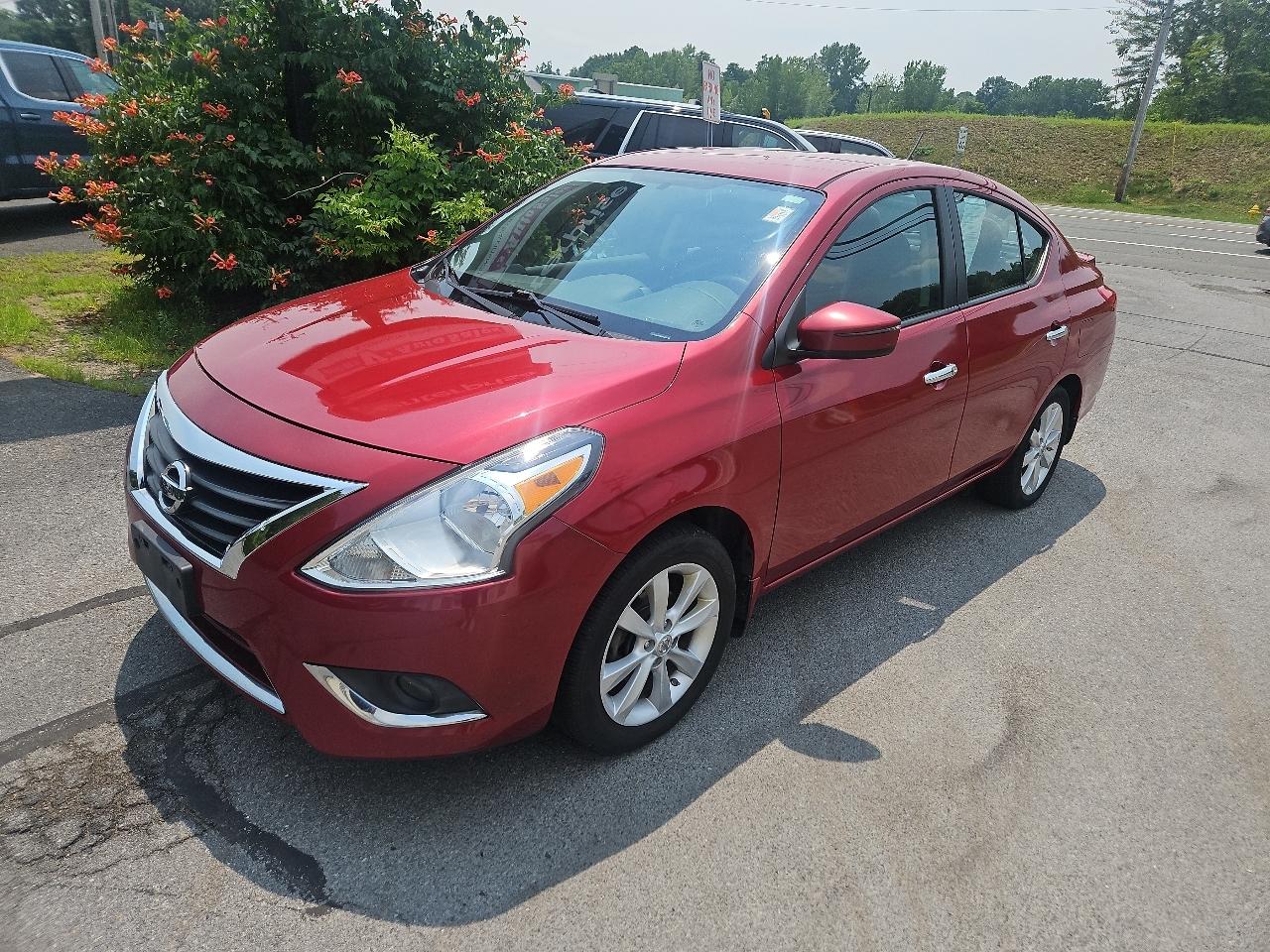Nissan Versa 4dr Sdn CVT 1.6 SL *Ltd Avail* 2015