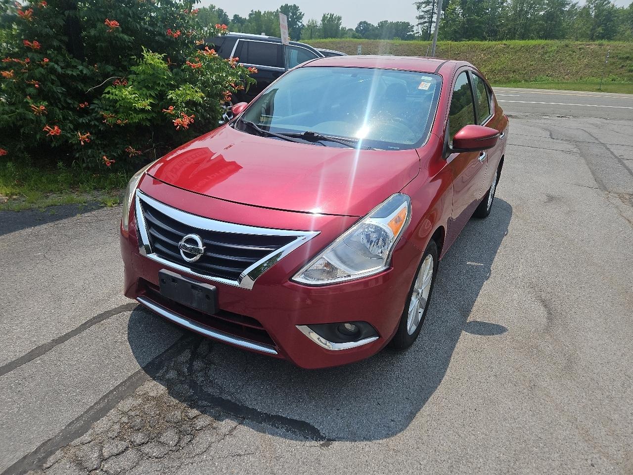 Nissan Versa 4dr Sdn CVT 1.6 SL *Ltd Avail* 2015