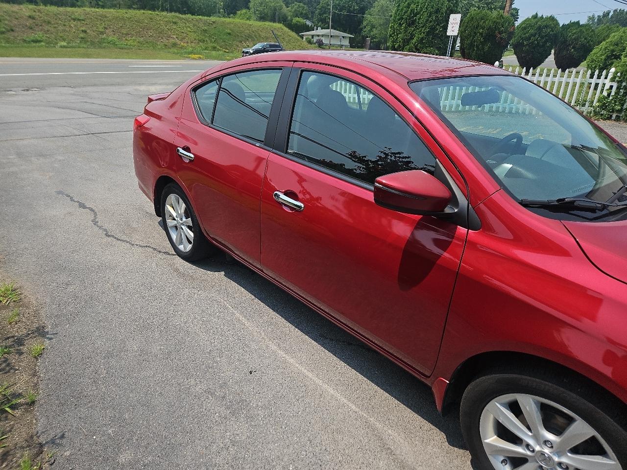Nissan Versa 4dr Sdn CVT 1.6 SL *Ltd Avail* 2015