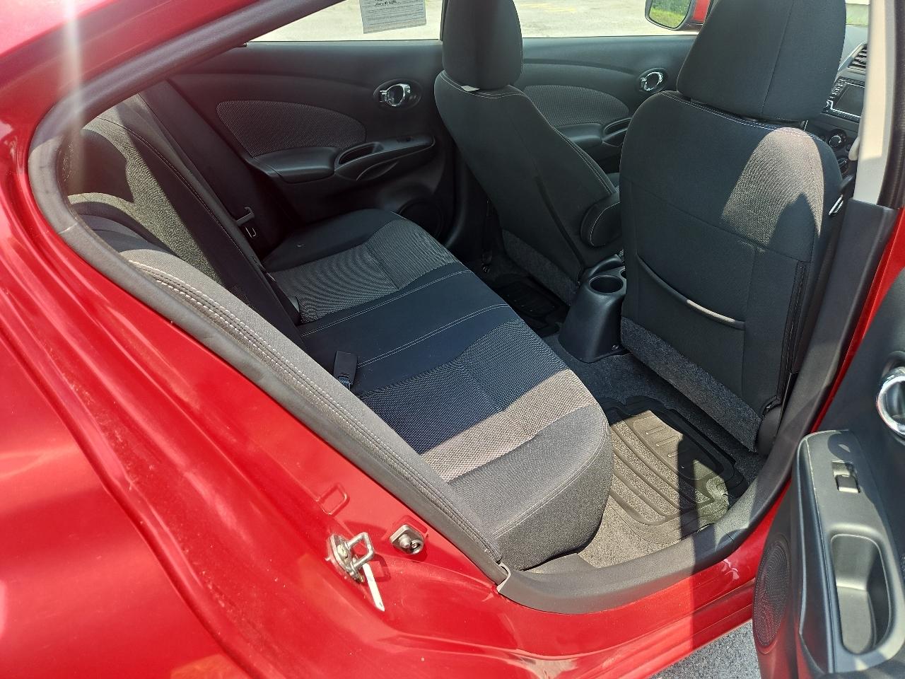 Nissan Versa 4dr Sdn CVT 1.6 SL *Ltd Avail* 2015