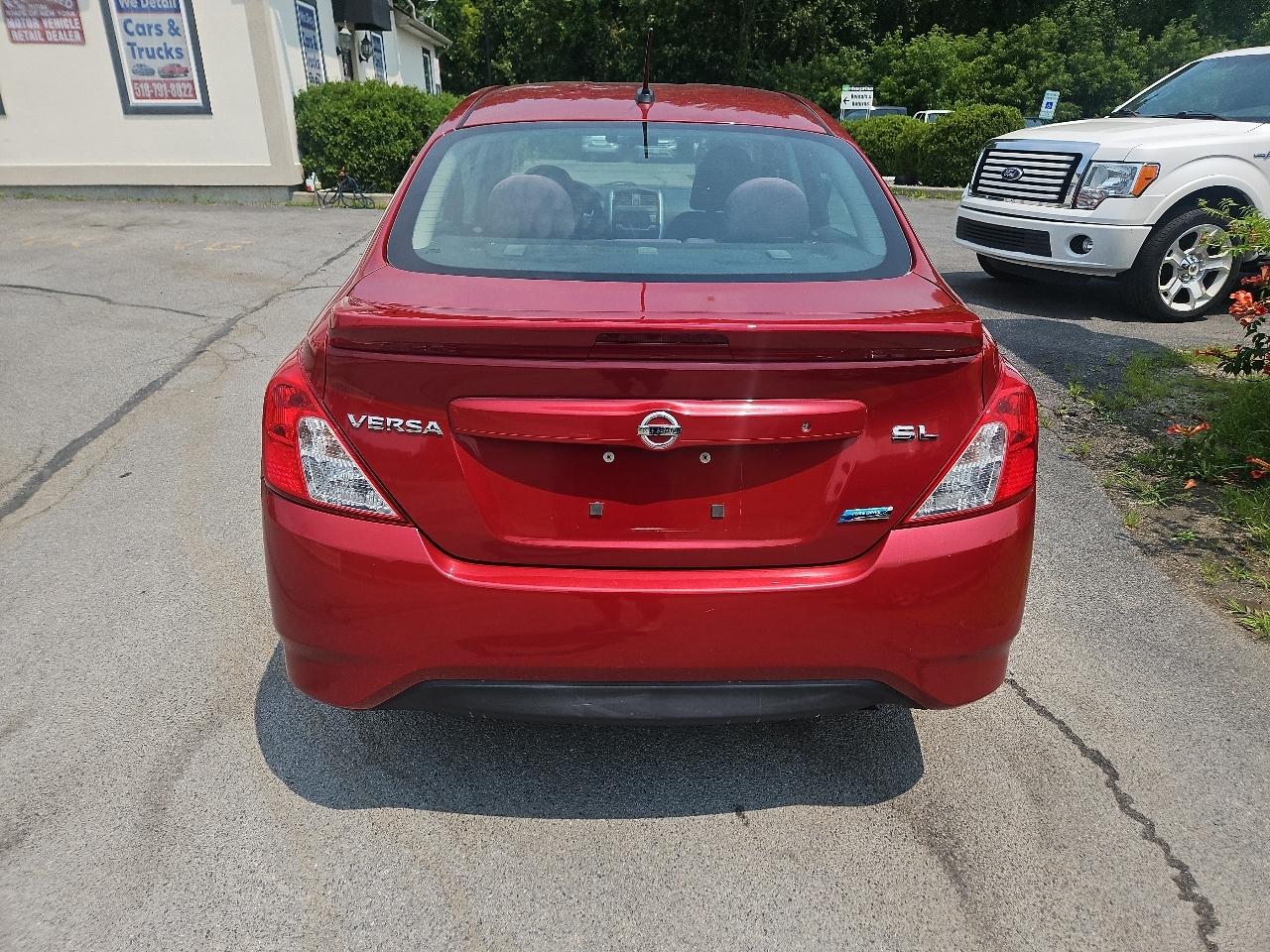 Nissan Versa 4dr Sdn CVT 1.6 SL *Ltd Avail* 2015