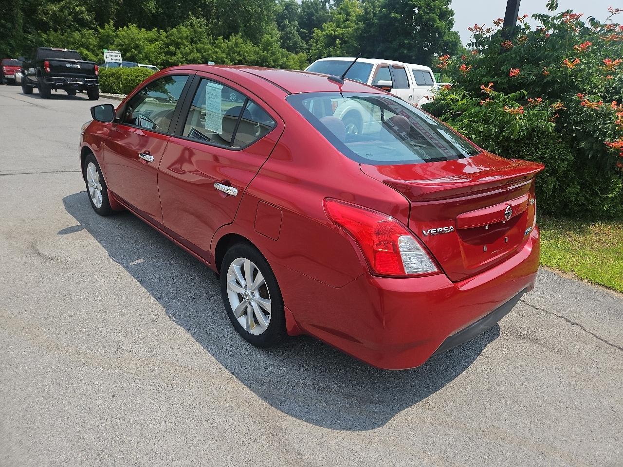 Nissan Versa 4dr Sdn CVT 1.6 SL *Ltd Avail* 2015