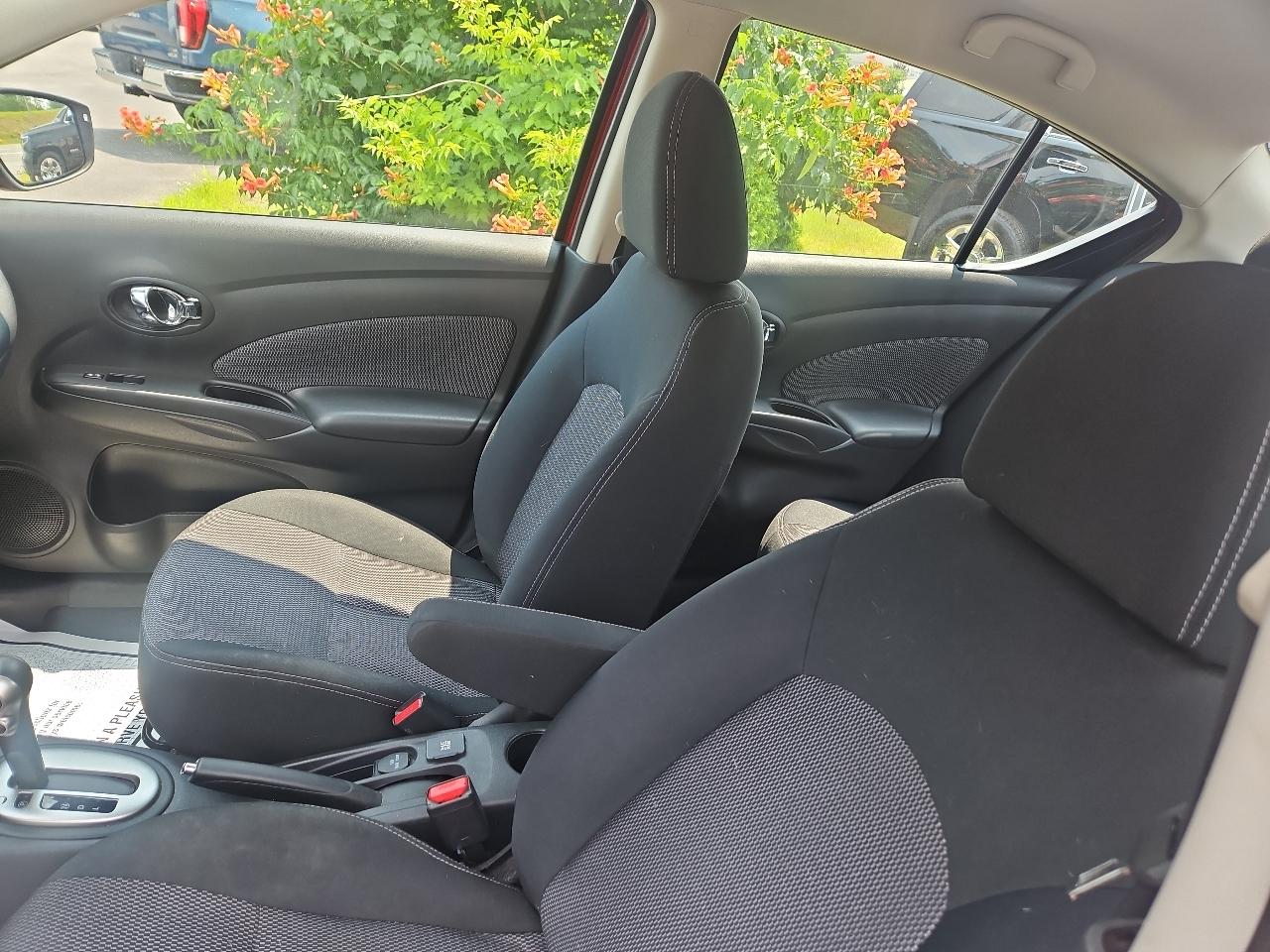 Nissan Versa 4dr Sdn CVT 1.6 SL *Ltd Avail* 2015