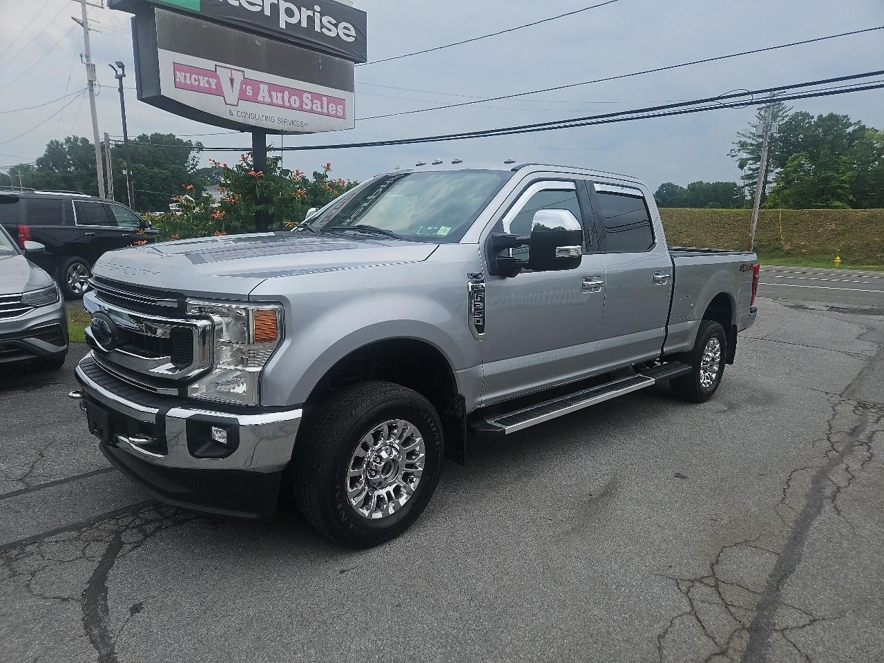 Ford Super Duty F-350 SRW XLT 4WD Crew Cab 6.75' Box 2022
