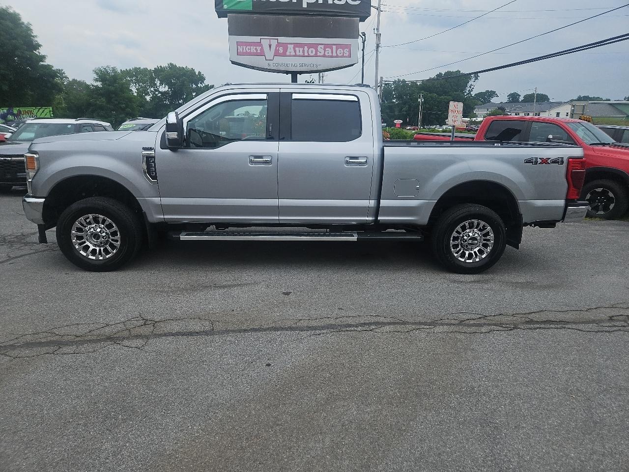 Ford Super Duty F-350 SRW XLT 4WD Crew Cab 6.75' Box 2022