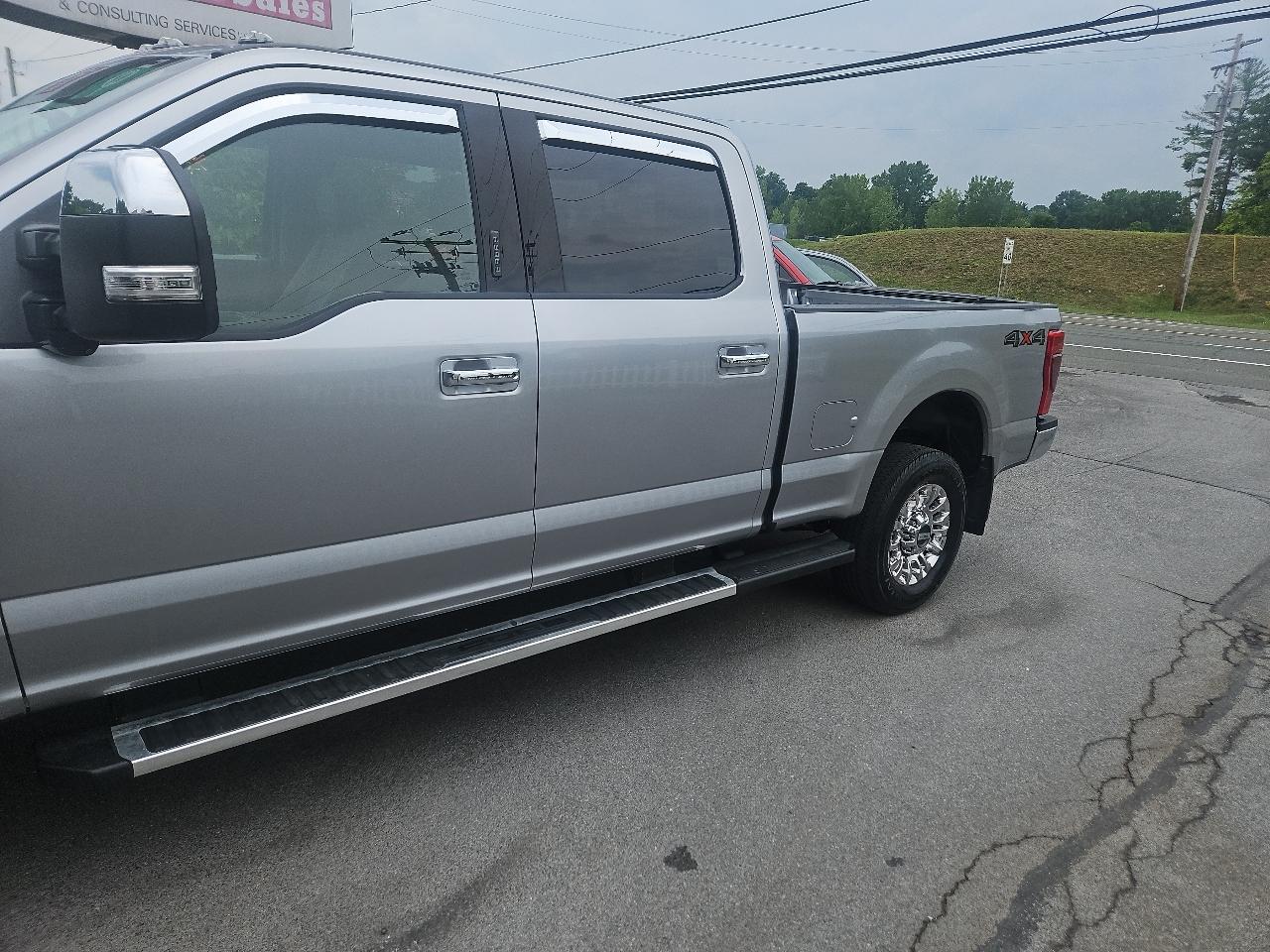 Ford Super Duty F-350 SRW XLT 4WD Crew Cab 6.75' Box 2022