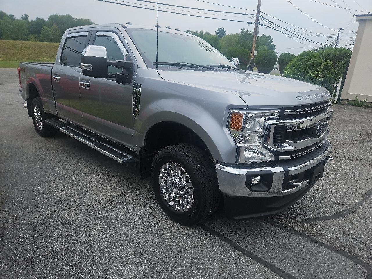 Ford Super Duty F-350 SRW XLT 4WD Crew Cab 6.75' Box 2022