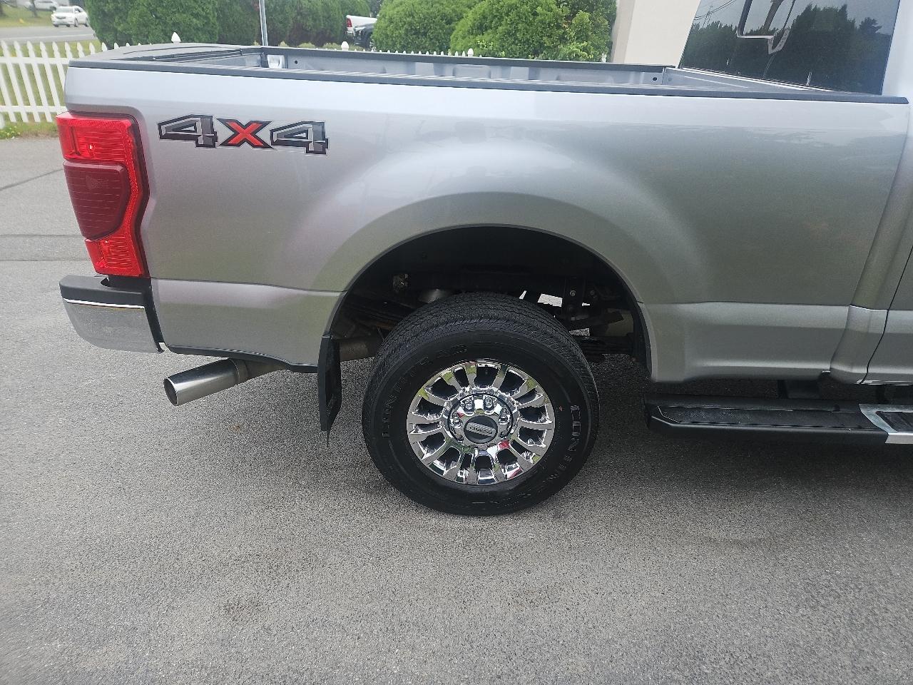 Ford Super Duty F-350 SRW XLT 4WD Crew Cab 6.75' Box 2022