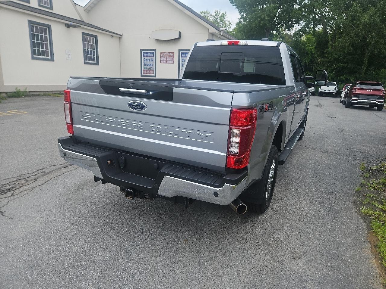 Ford Super Duty F-350 SRW XLT 4WD Crew Cab 6.75' Box 2022