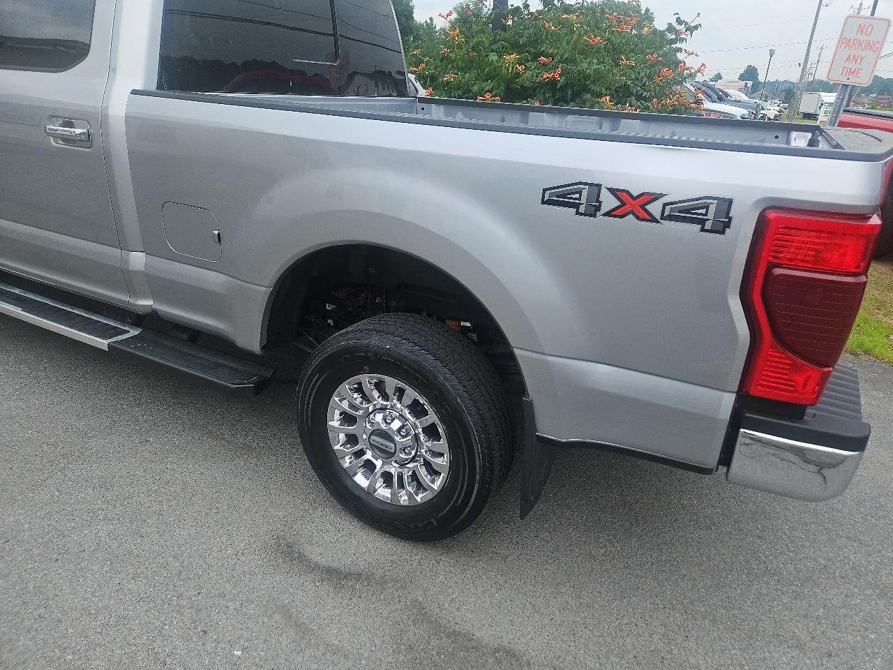 Ford Super Duty F-350 SRW XLT 4WD Crew Cab 6.75' Box 2022