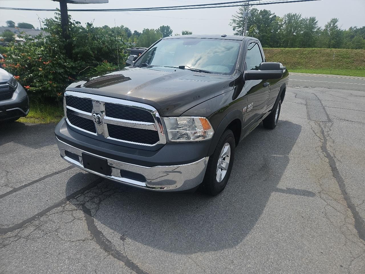 RAM 1500 4WD Reg Cab 140.5" Tradesman 2014