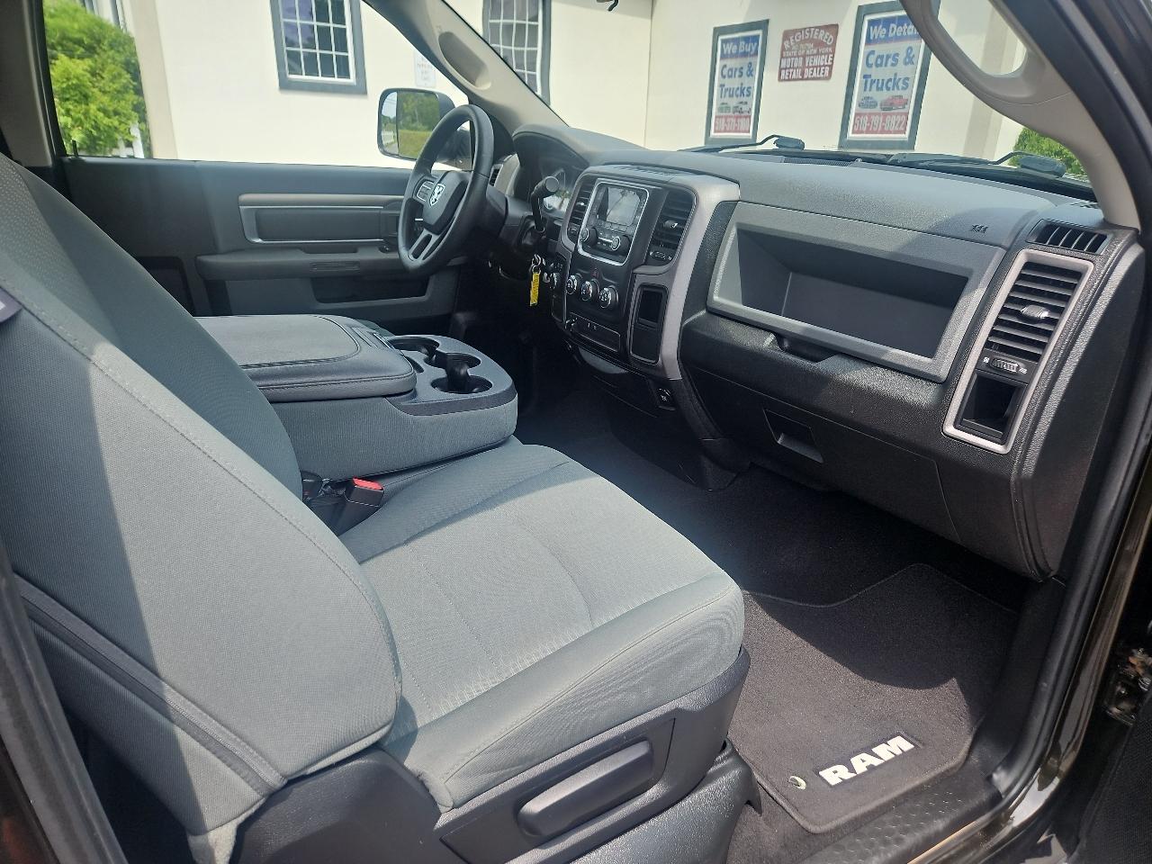 RAM 1500 4WD Reg Cab 140.5" Tradesman 2014