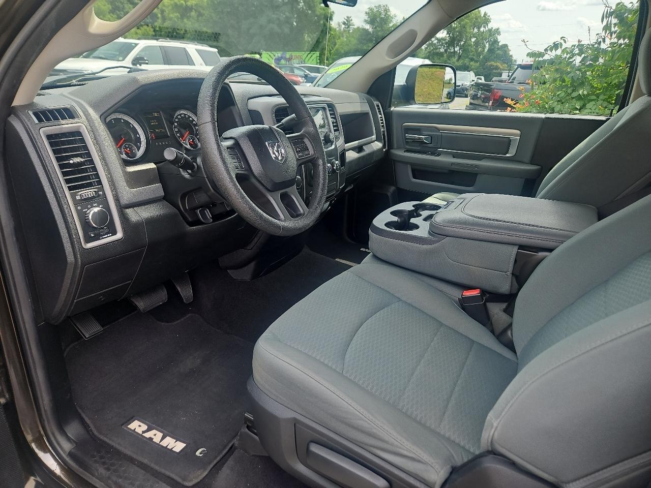 RAM 1500 4WD Reg Cab 140.5" Tradesman 2014