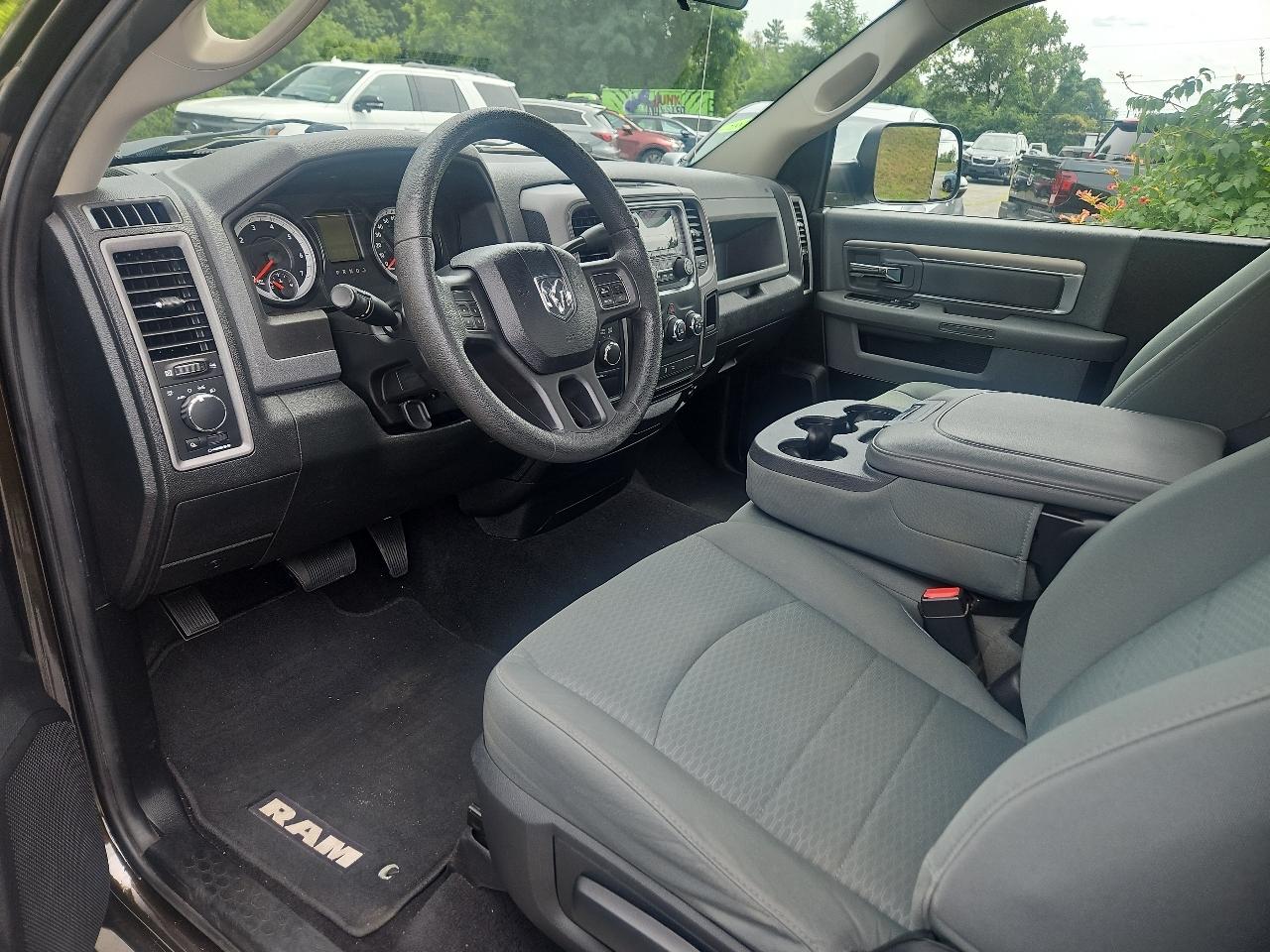 RAM 1500 4WD Reg Cab 140.5" Tradesman 2014