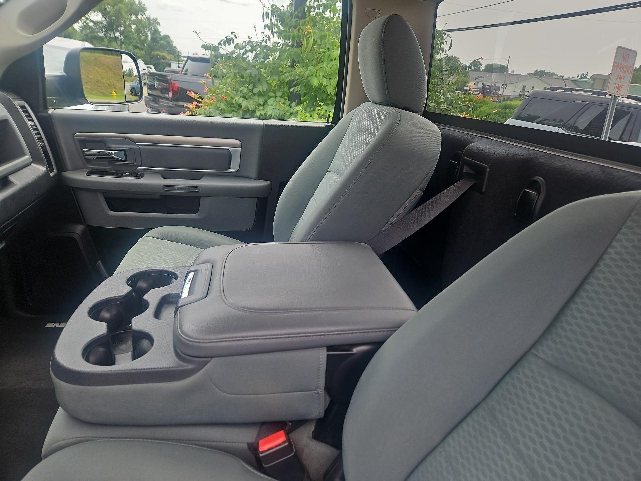 RAM 1500 4WD Reg Cab 140.5" Tradesman 2014