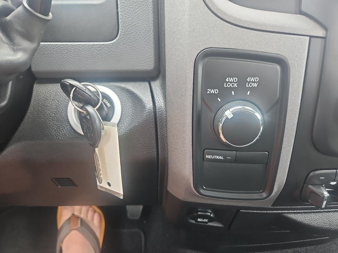 RAM 1500 4WD Reg Cab 140.5" Tradesman 2014