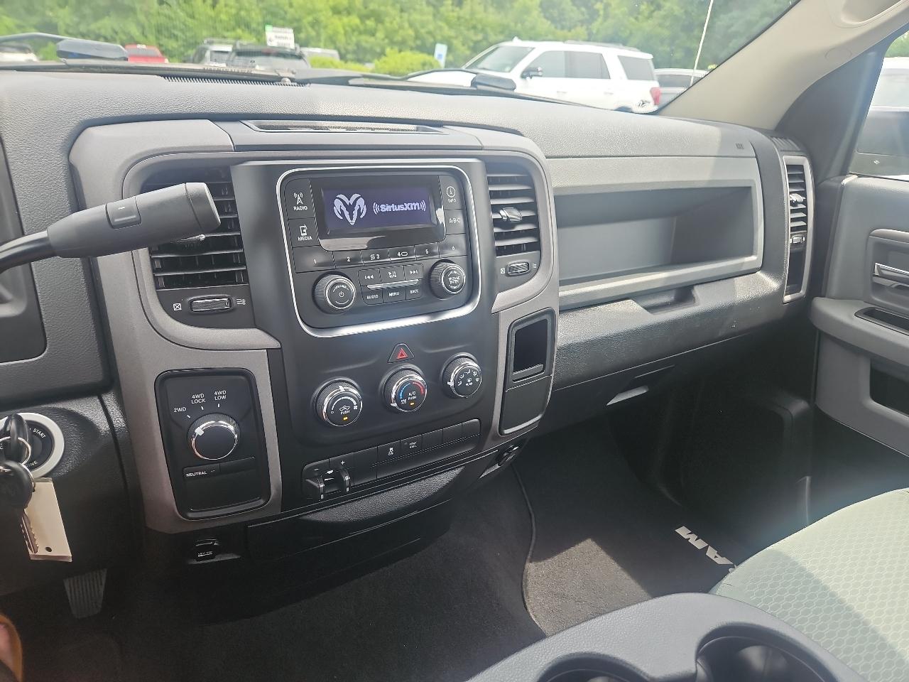 RAM 1500 4WD Reg Cab 140.5" Tradesman 2014