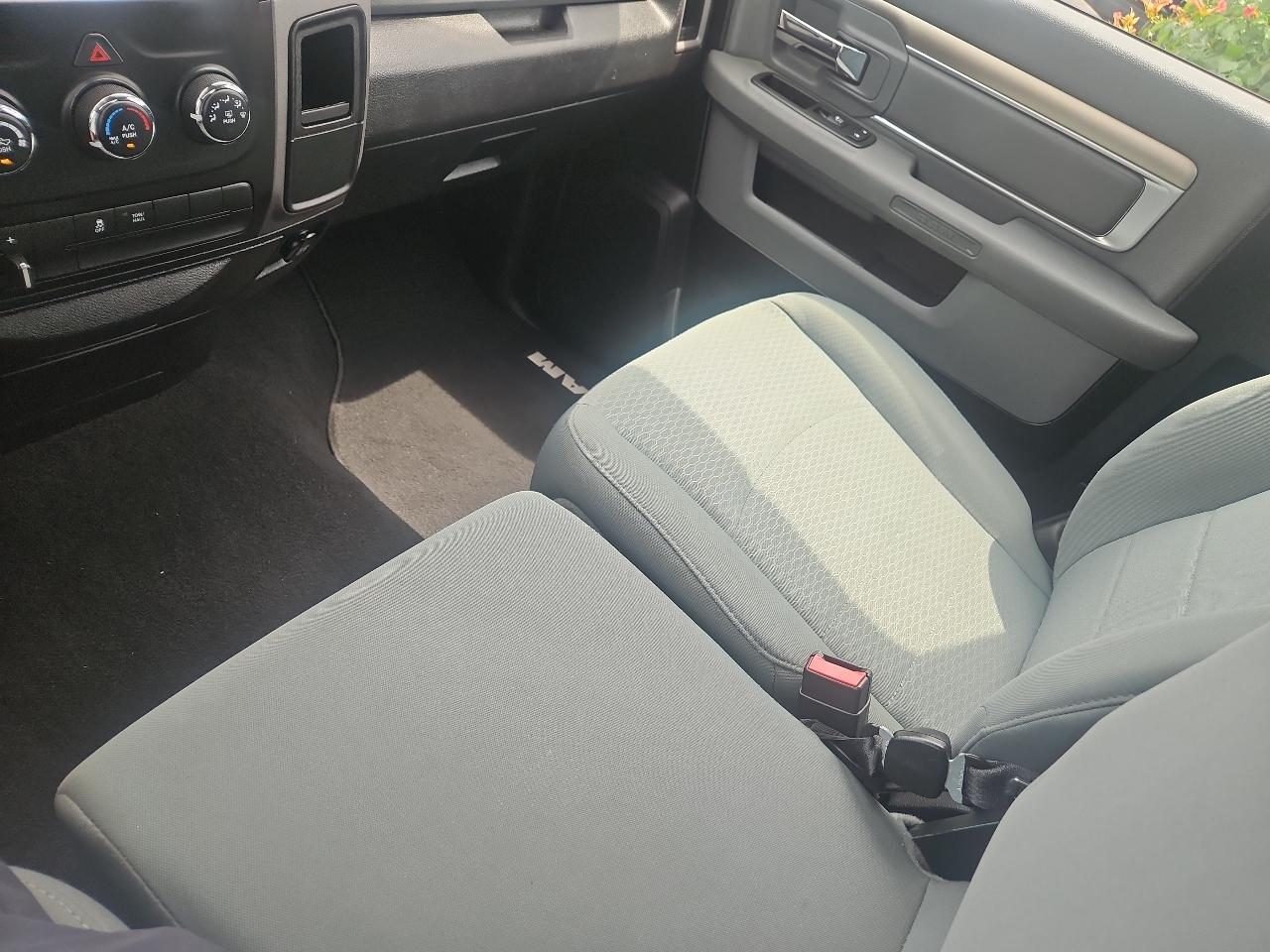 RAM 1500 4WD Reg Cab 140.5" Tradesman 2014
