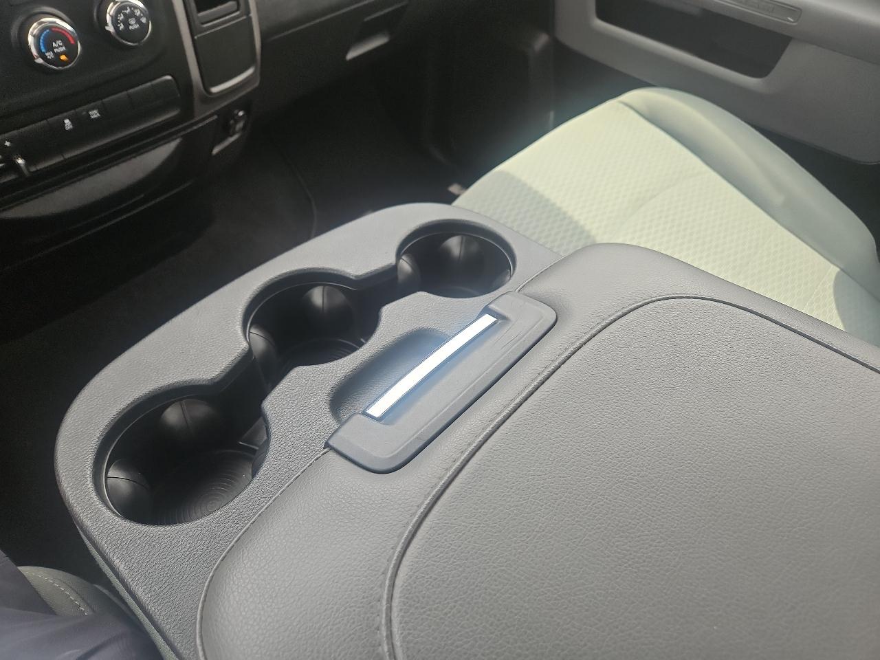 RAM 1500 4WD Reg Cab 140.5" Tradesman 2014