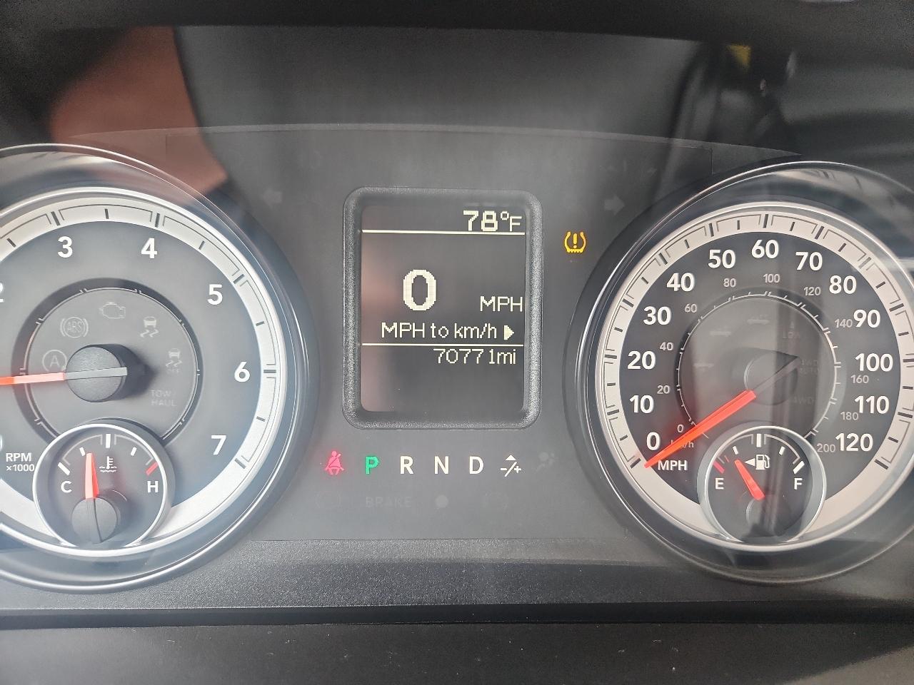 RAM 1500 4WD Reg Cab 140.5" Tradesman 2014