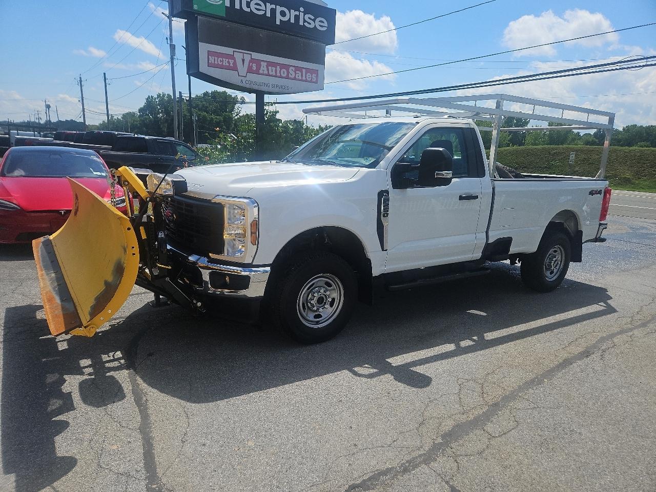Ford Super Duty F-250 SRW XL 4WD Reg Cab 8' Box 2024
