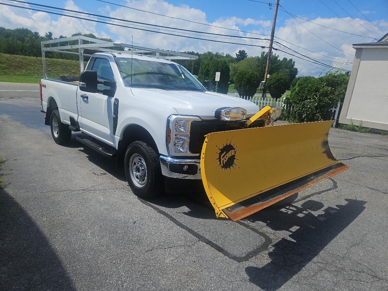 Ford Super Duty F-250 SRW XL 4WD Reg Cab 8' Box 2024
