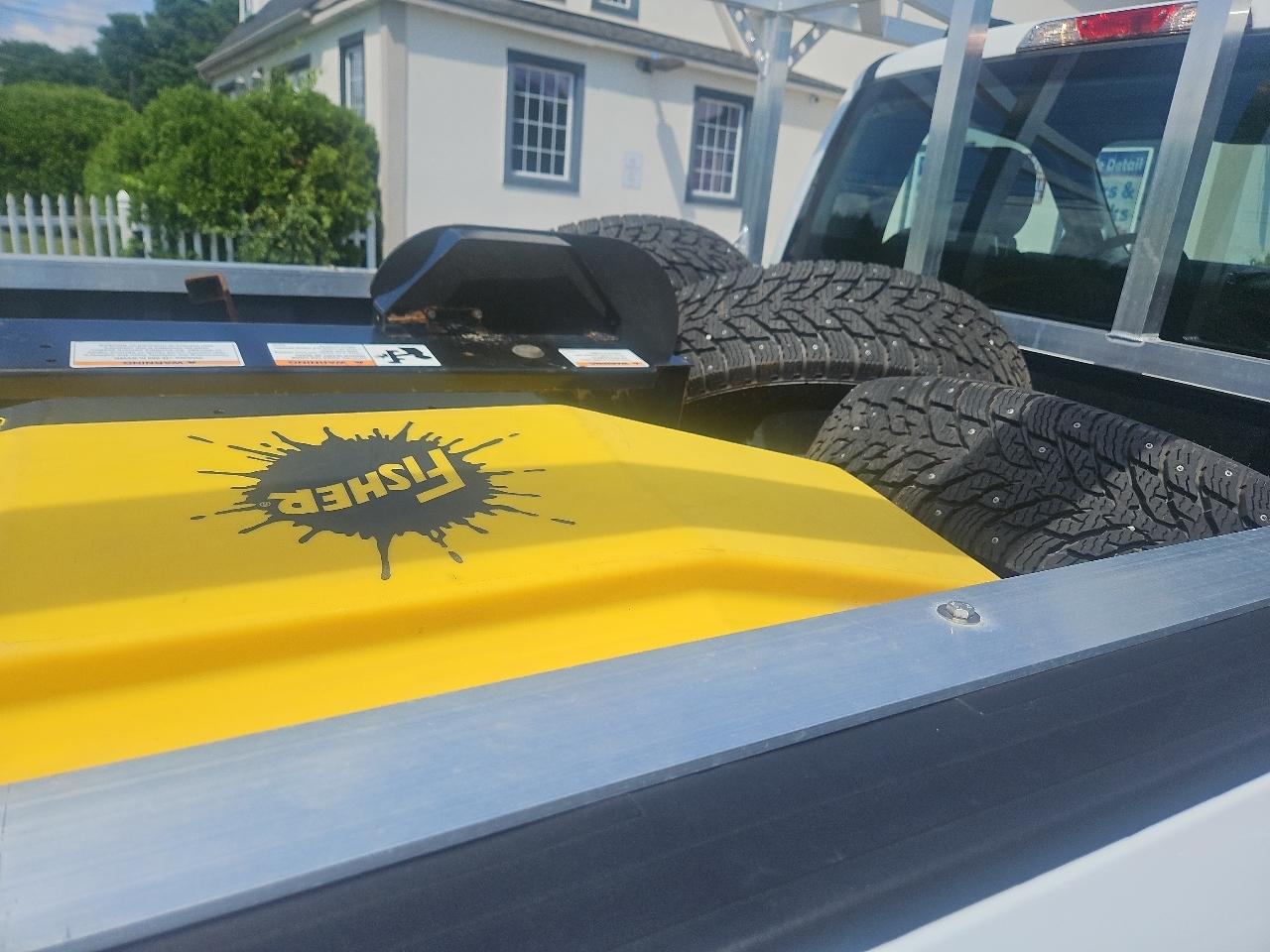 Ford Super Duty F-250 SRW XL 4WD Reg Cab 8' Box 2024