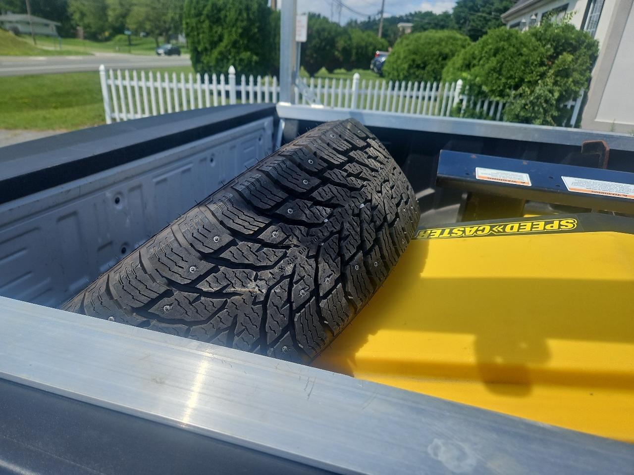Ford Super Duty F-250 SRW XL 4WD Reg Cab 8' Box 2024