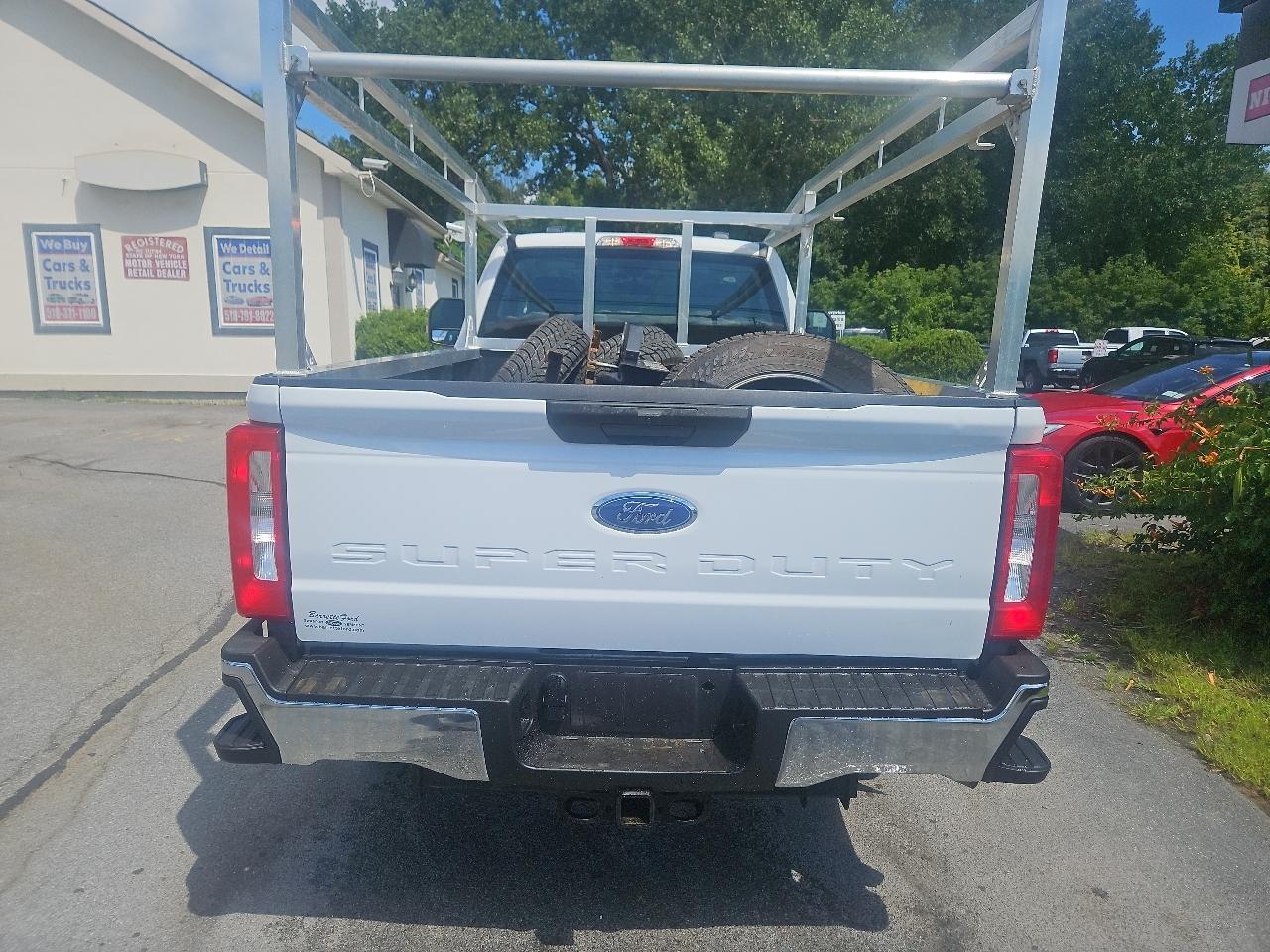 Ford Super Duty F-250 SRW XL 4WD Reg Cab 8' Box 2024
