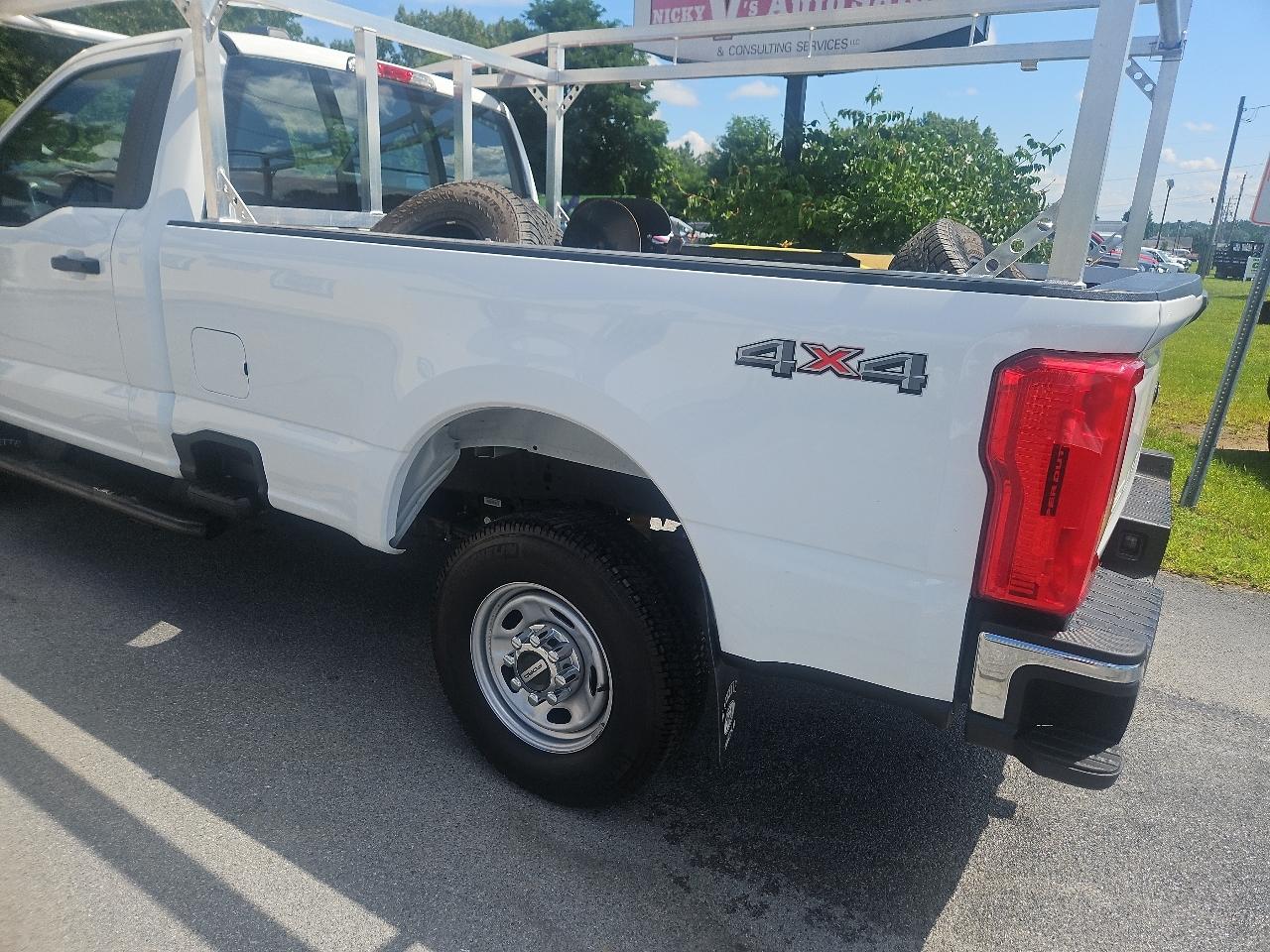 Ford Super Duty F-250 SRW XL 4WD Reg Cab 8' Box 2024