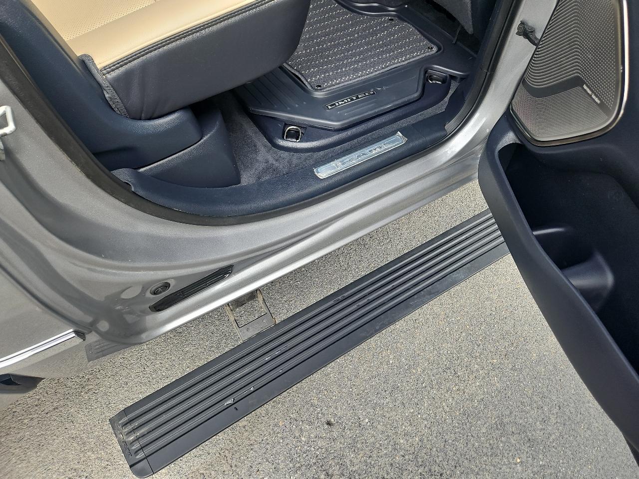 RAM 1500 Limited 4x4 Crew Cab 5'7" Box 2020