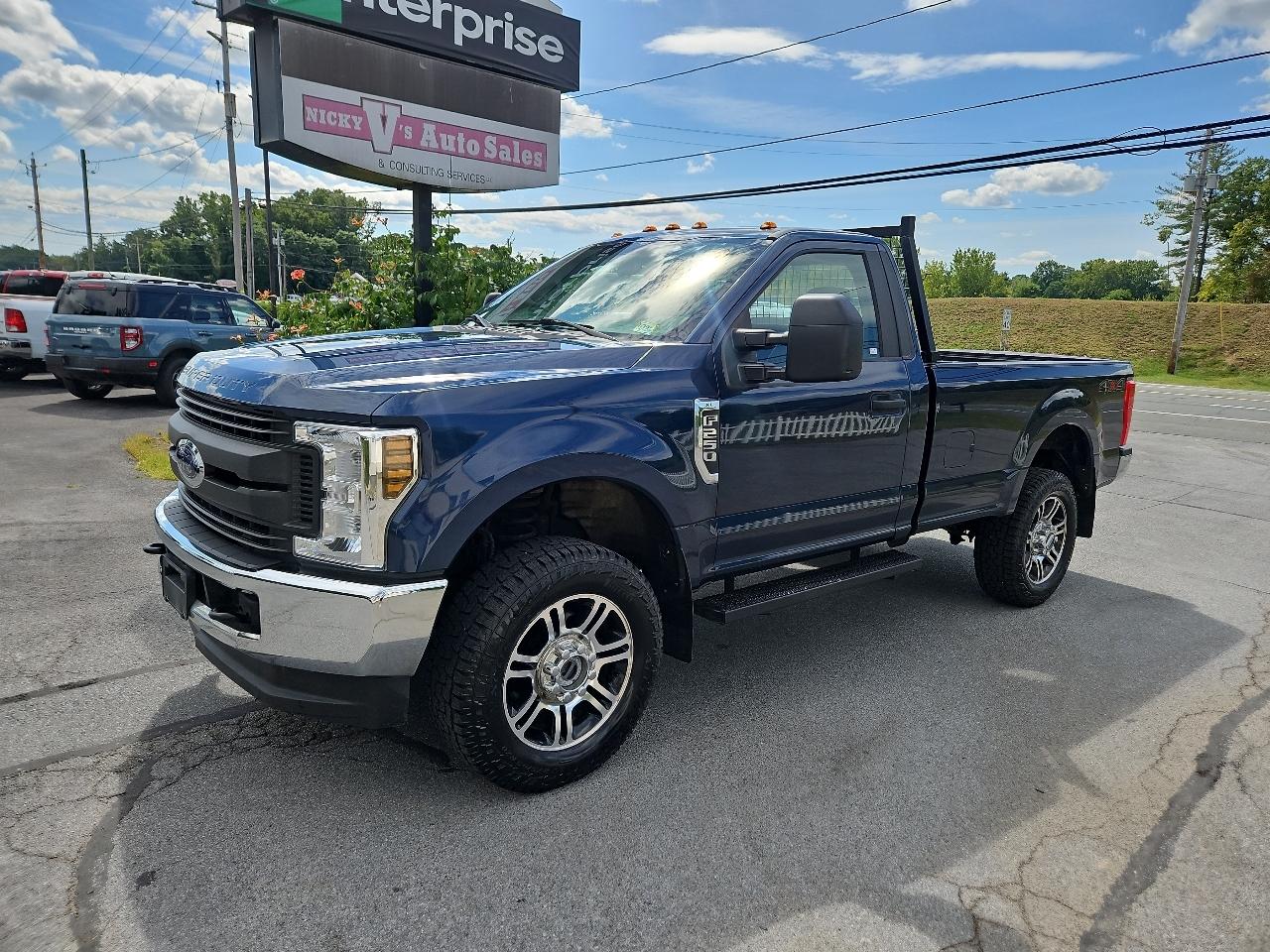 Ford Super Duty F-250 SRW XL 4WD Reg Cab 8' Box 2018