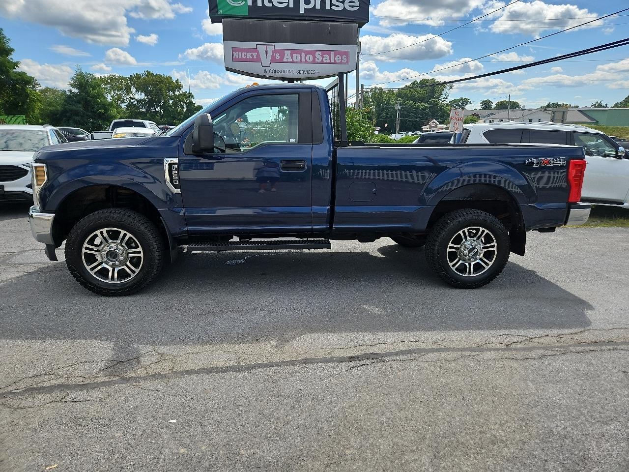 Ford Super Duty F-250 SRW XL 4WD Reg Cab 8' Box 2018