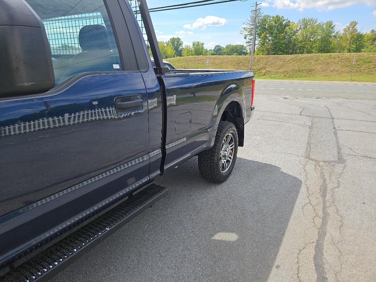 Ford Super Duty F-250 SRW XL 4WD Reg Cab 8' Box 2018
