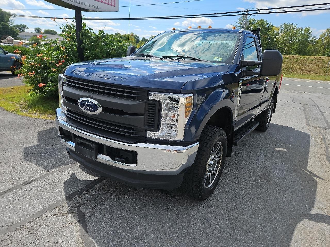 Ford Super Duty F-250 SRW XL 4WD Reg Cab 8' Box 2018