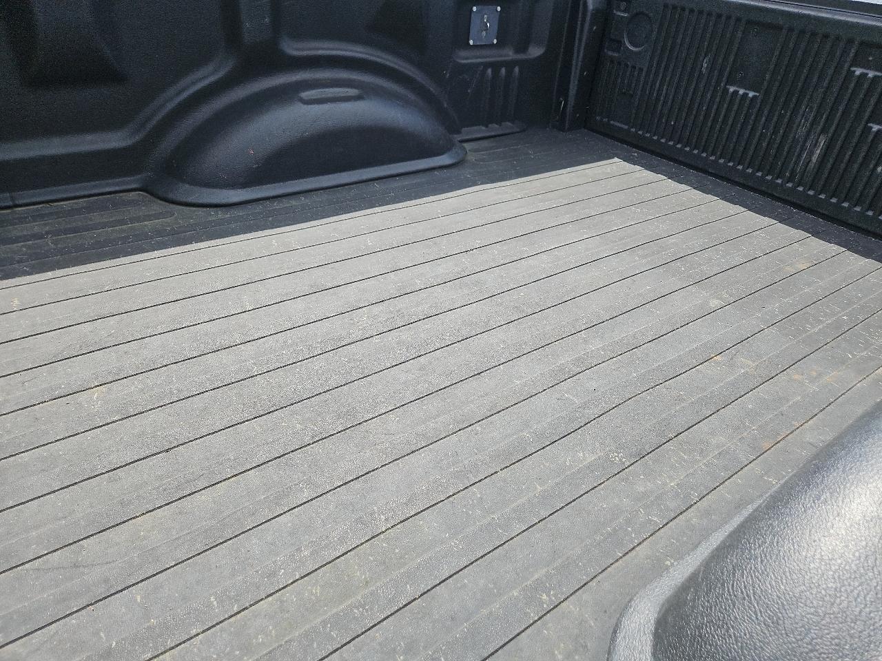 Ford Super Duty F-250 SRW XL 4WD Reg Cab 8' Box 2018