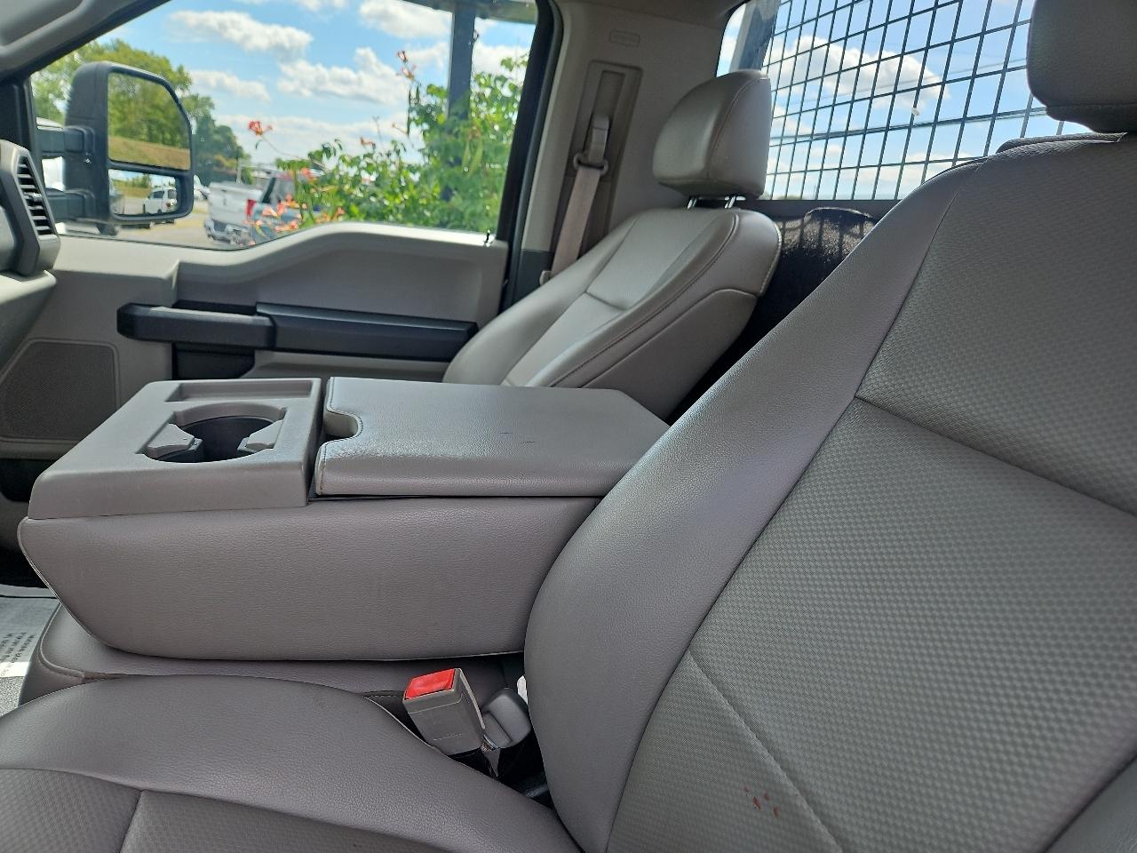 Ford Super Duty F-250 SRW XL 4WD Reg Cab 8' Box 2018