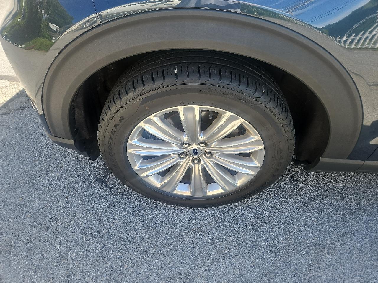 Ford Explorer Limited 4WD 2023