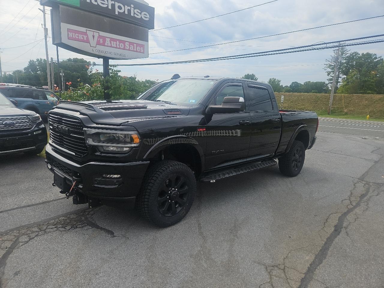 RAM 2500 Laramie 4x4 Crew Cab 6'4" Box 2022