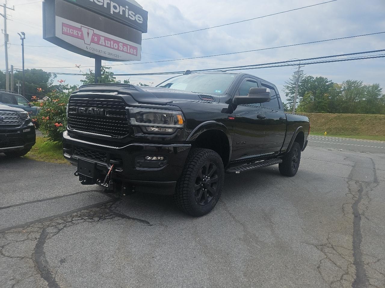 RAM 2500 Laramie 4x4 Crew Cab 6'4" Box 2022