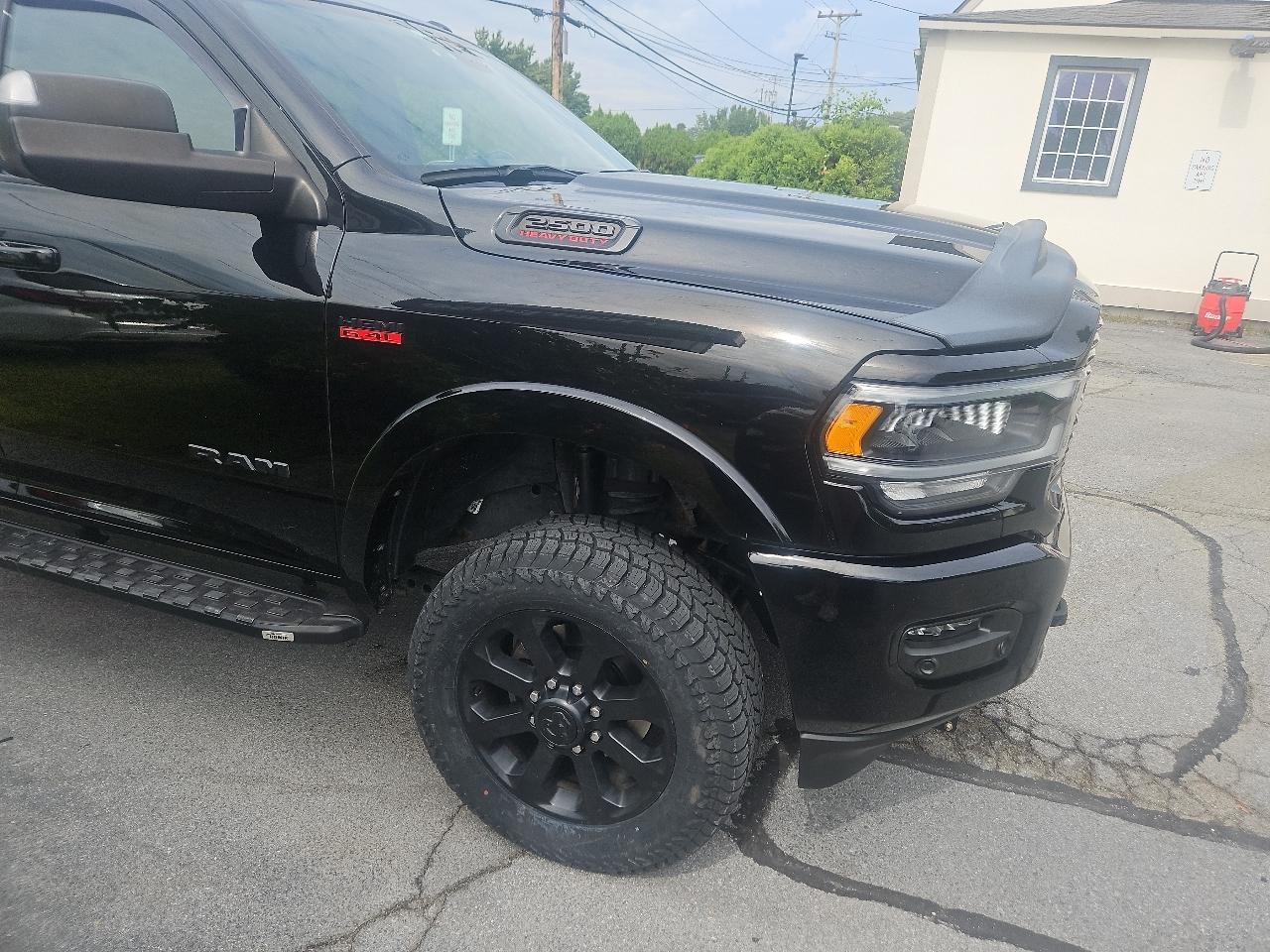 RAM 2500 Laramie 4x4 Crew Cab 6'4" Box 2022