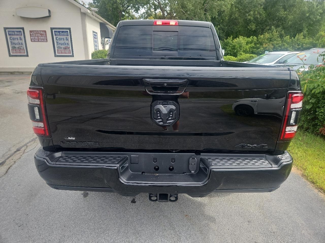 RAM 2500 Laramie 4x4 Crew Cab 6'4" Box 2022