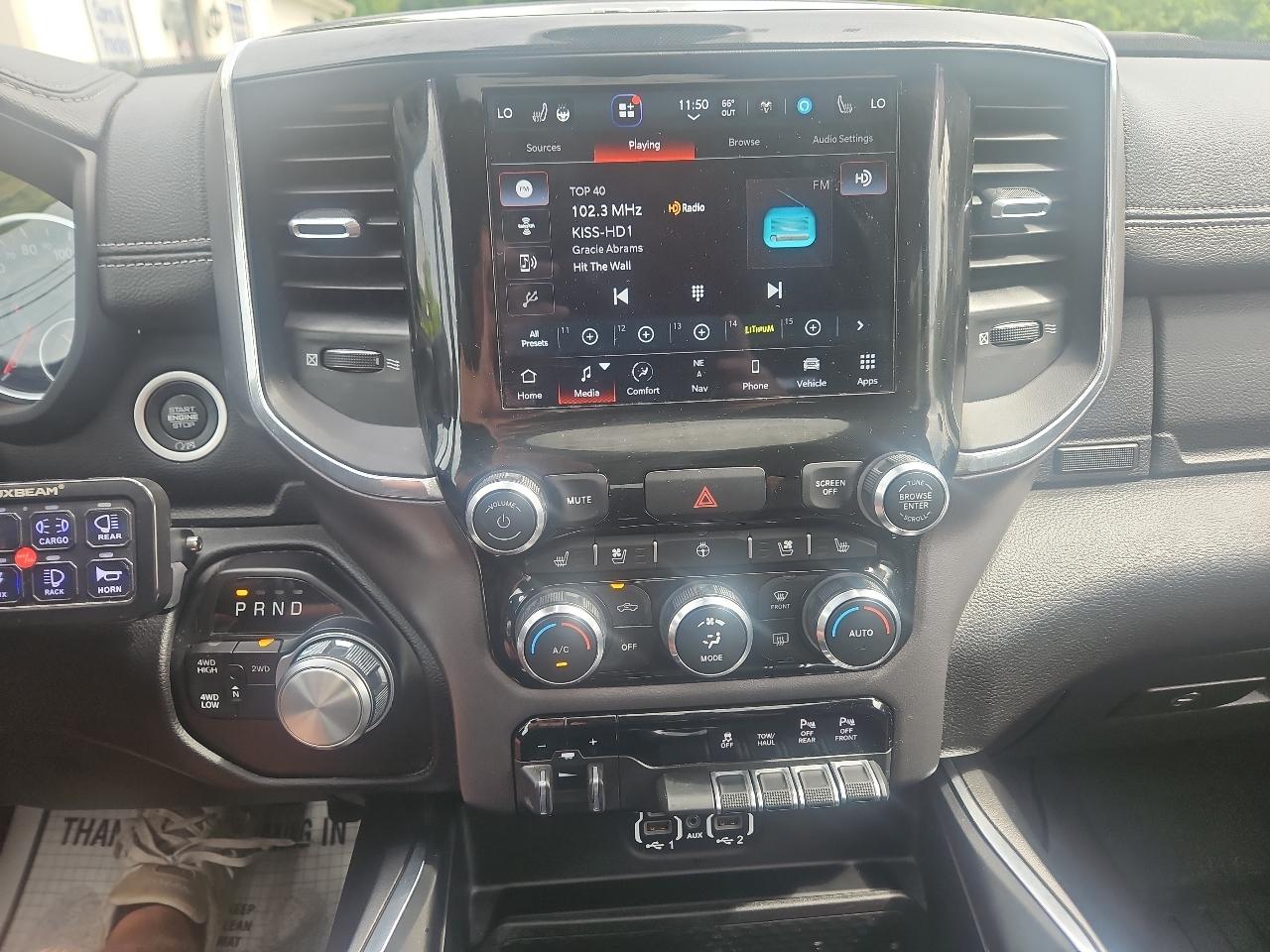 RAM 2500 Laramie 4x4 Crew Cab 6'4" Box 2022